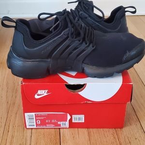 Nike Air Presto Essential Triple Black Women’s Size 9 training shoes